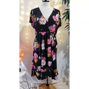 Torrid Black Floral Crepe Wrap Dress Women's Size 10 Short Sleeve V-Neck Cottage